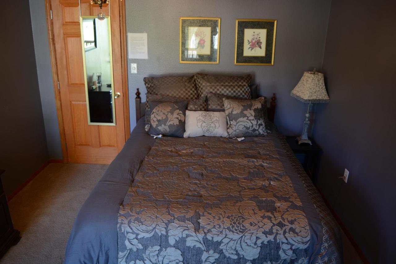 A Hyde Away Inn B&B Tok Bagian luar foto