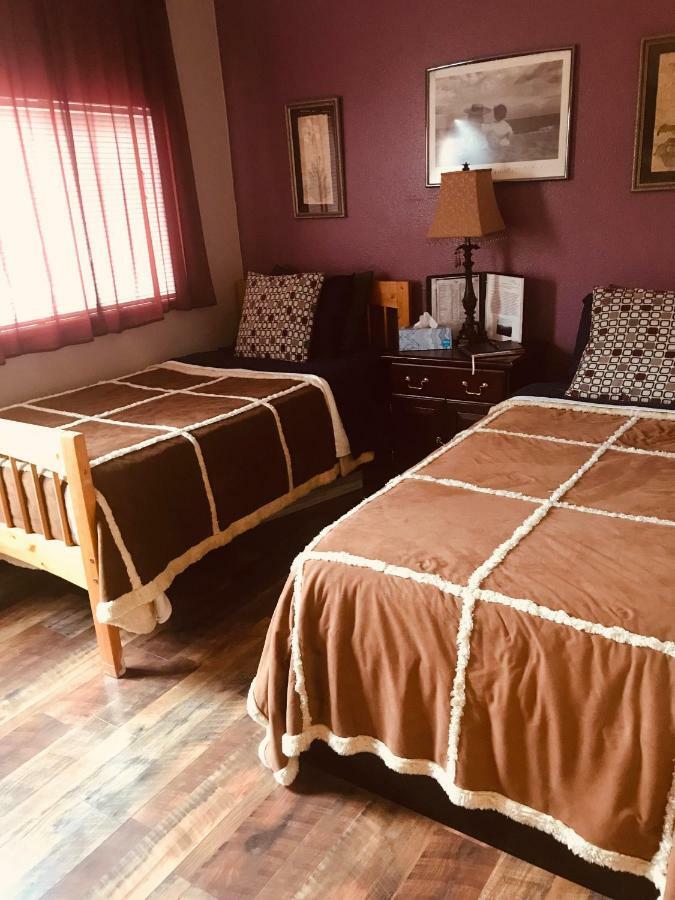 A Hyde Away Inn B&B Tok Bagian luar foto